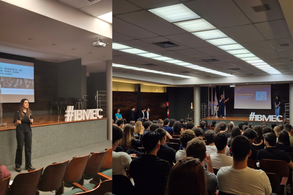 Montagem de duas palestras no auditório com apresentadora à esquerda e à direita alunos no palco e público sentado durante o evento #IBMEc, com telão e iluminação do teto no ambiente.